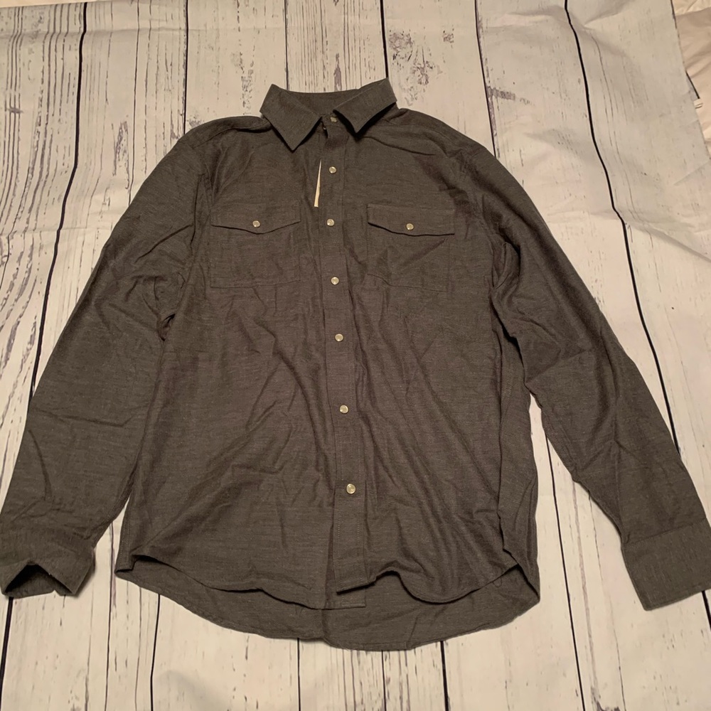 Southern Tide collared button up shirt